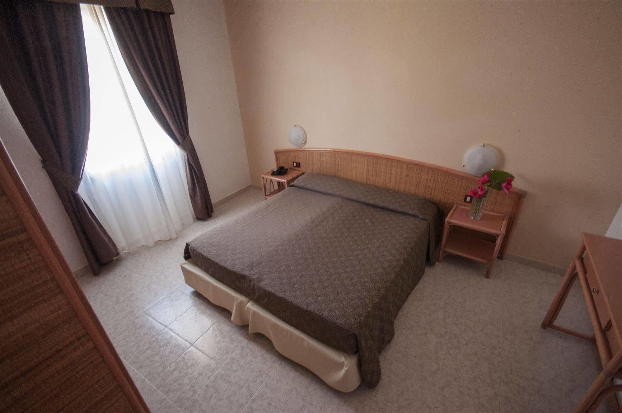 Rina Hotel
